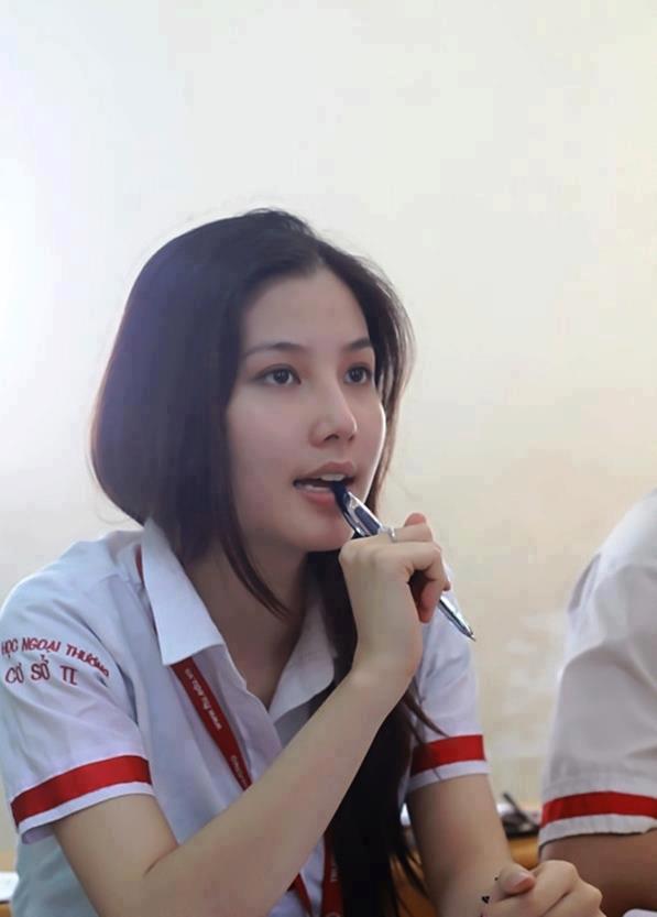 六月之蛇