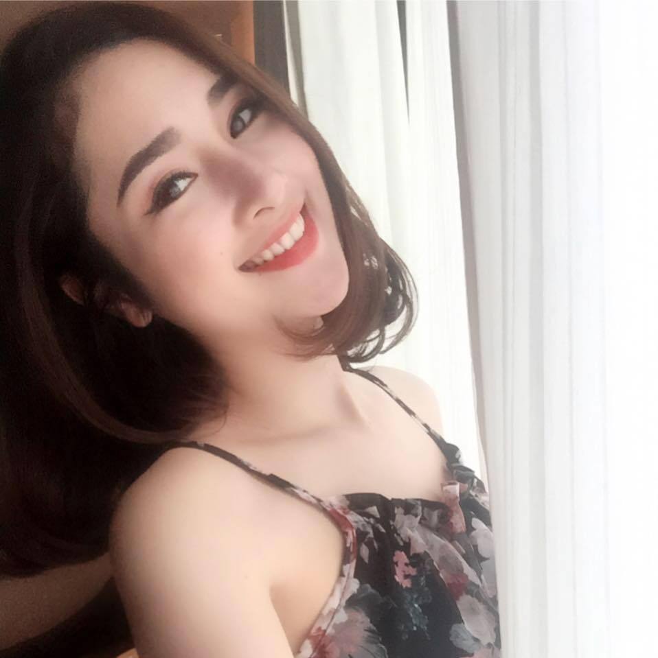 女生張開腿給男生桶